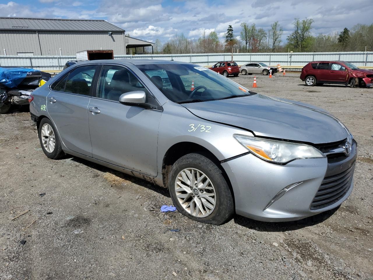 2017 TOYOTA CAMRY LE - Фото 4