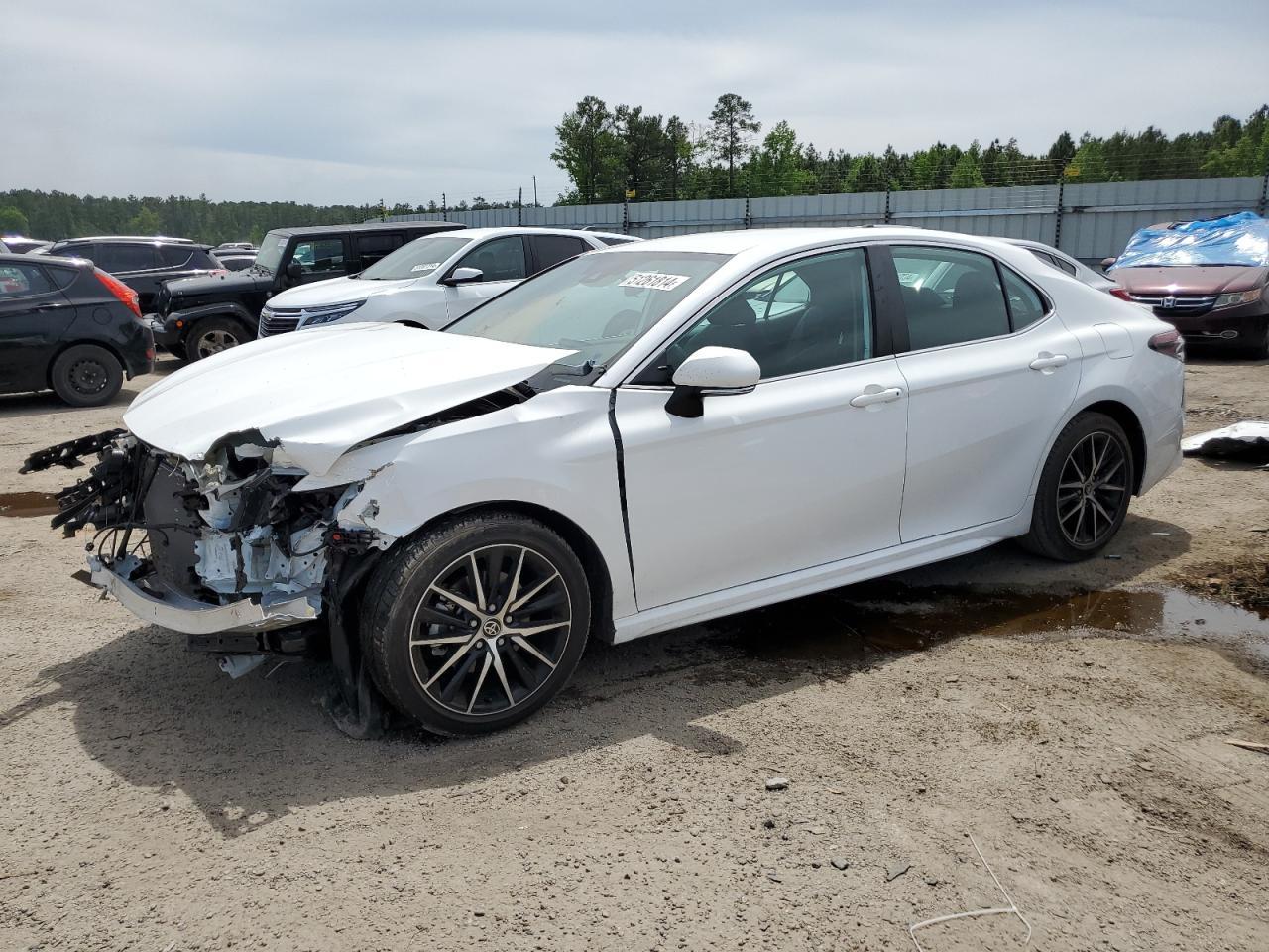 2022 TOYOTA CAMRY SE car image