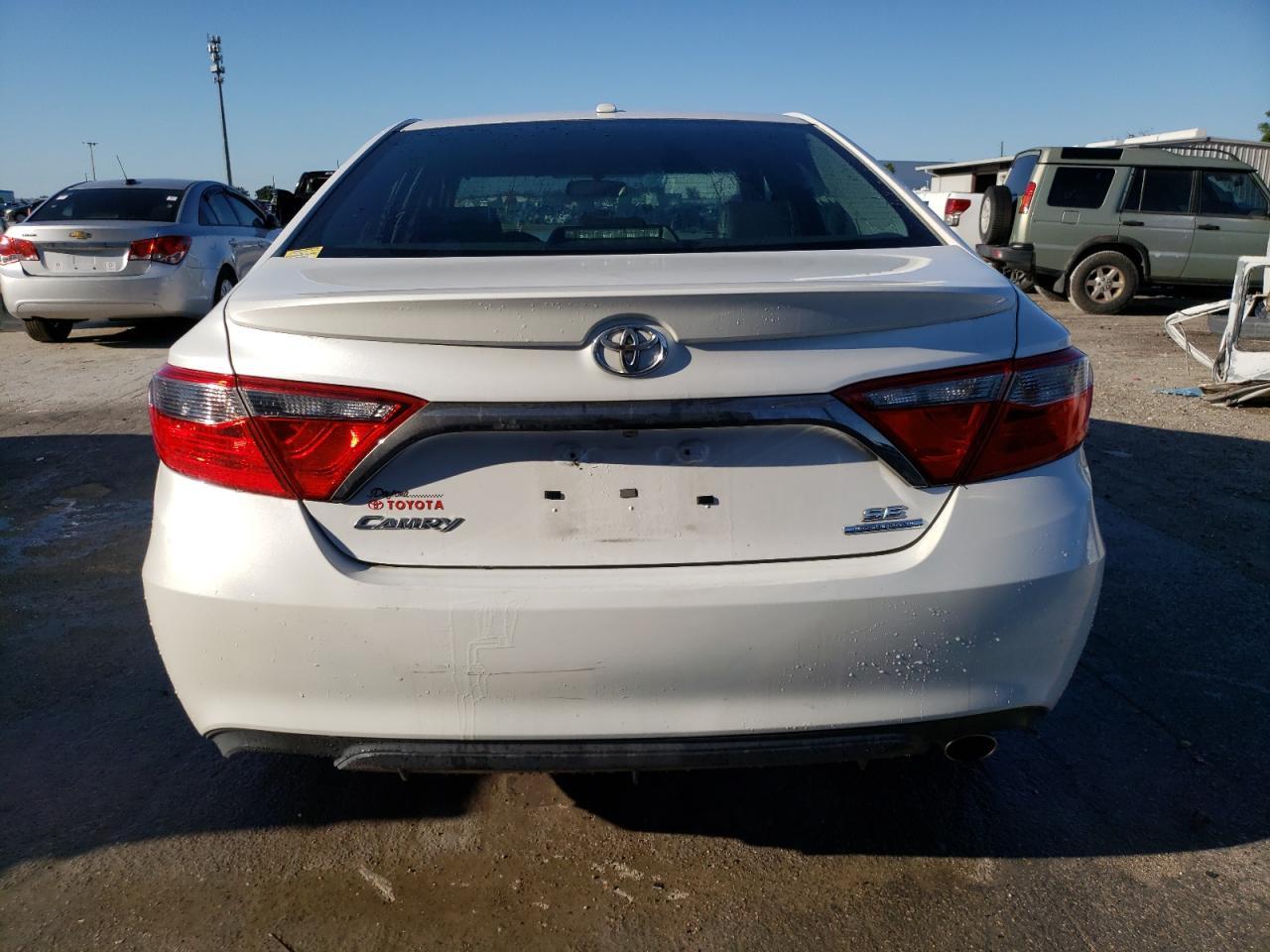 2016 TOYOTA CAMRY LE - Фото 6