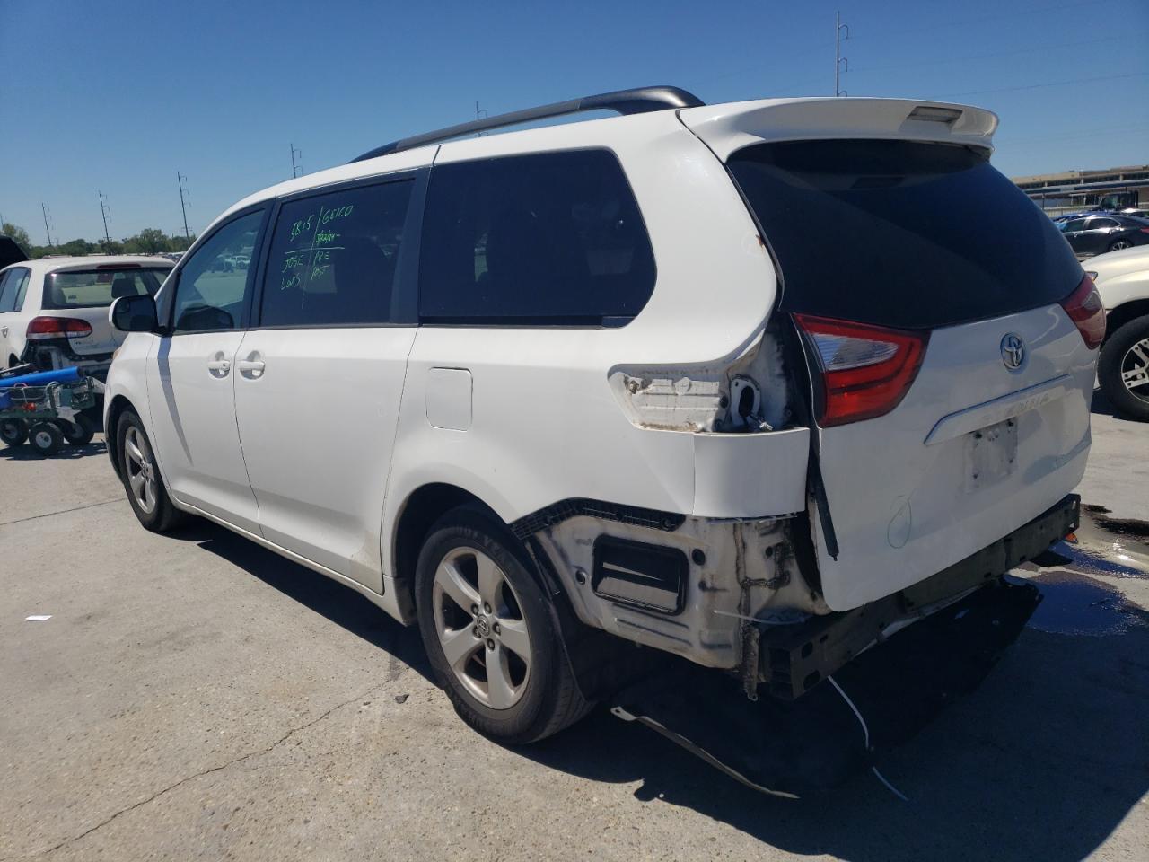 2015 TOYOTA SIENNA LE - Фото 2