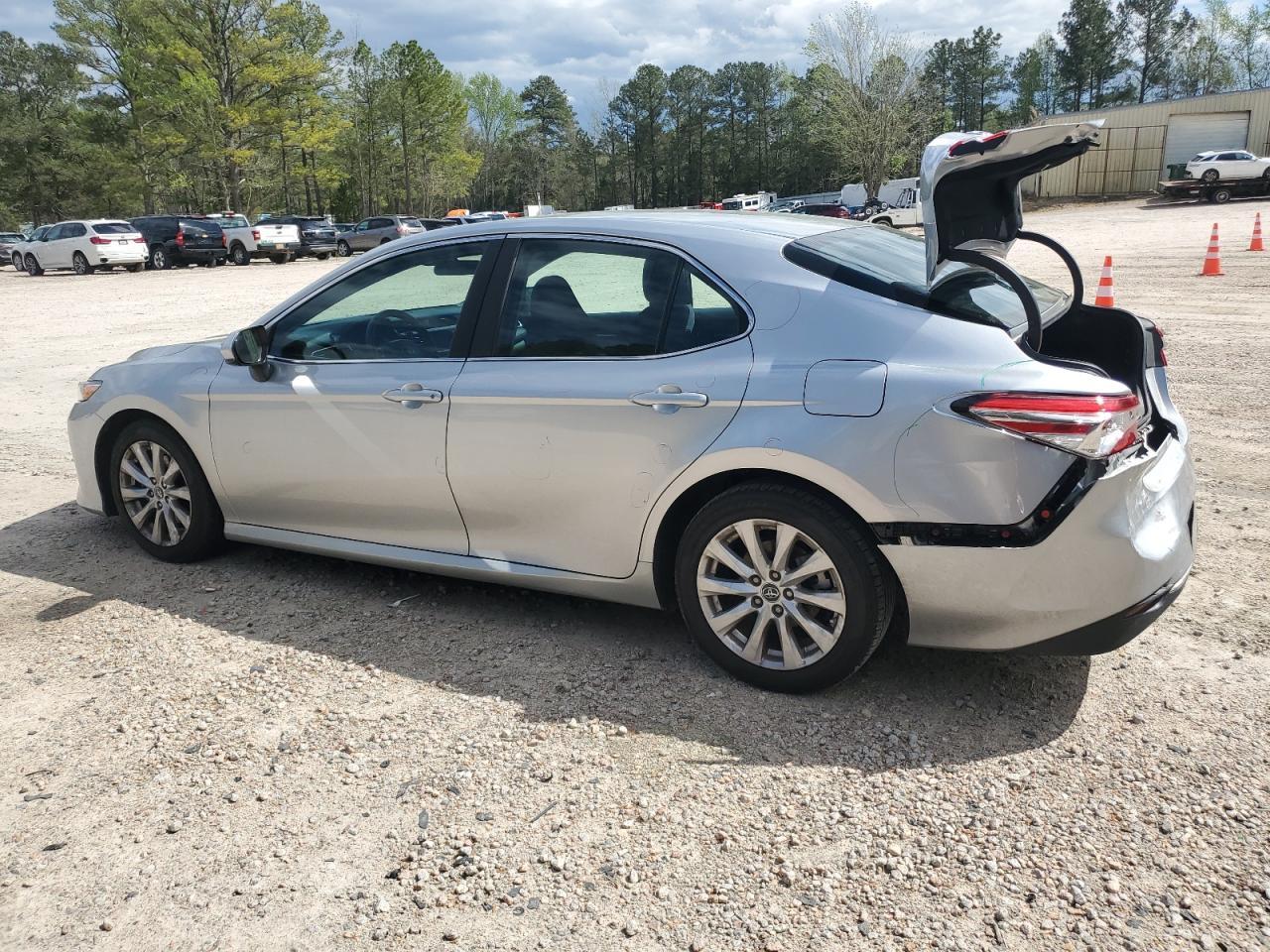 2018 TOYOTA CAMRY L - Image 2