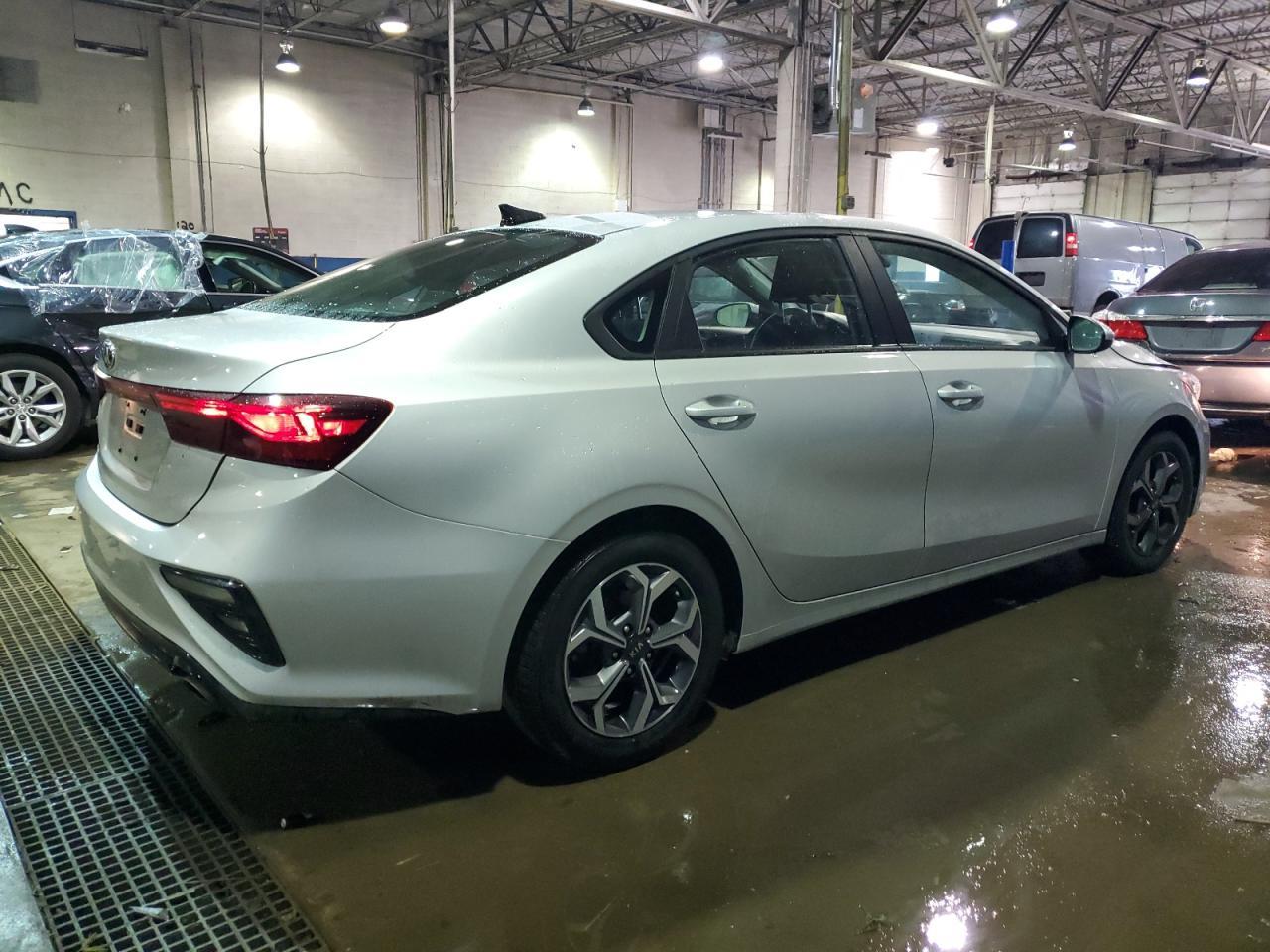 2021 KIA FORTE FE - Image 3