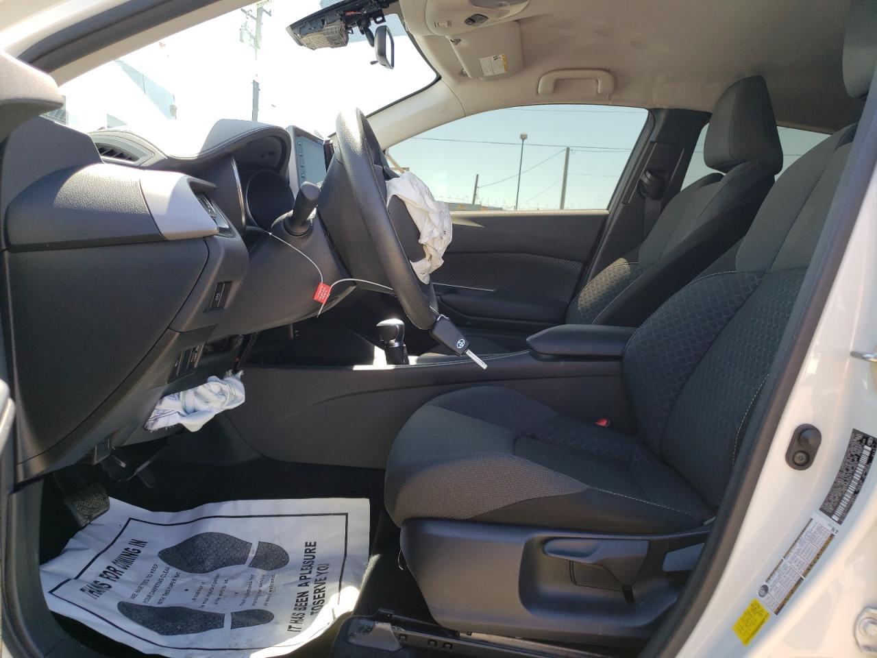 2021 TOYOTA C-HR XLE - Фото 7