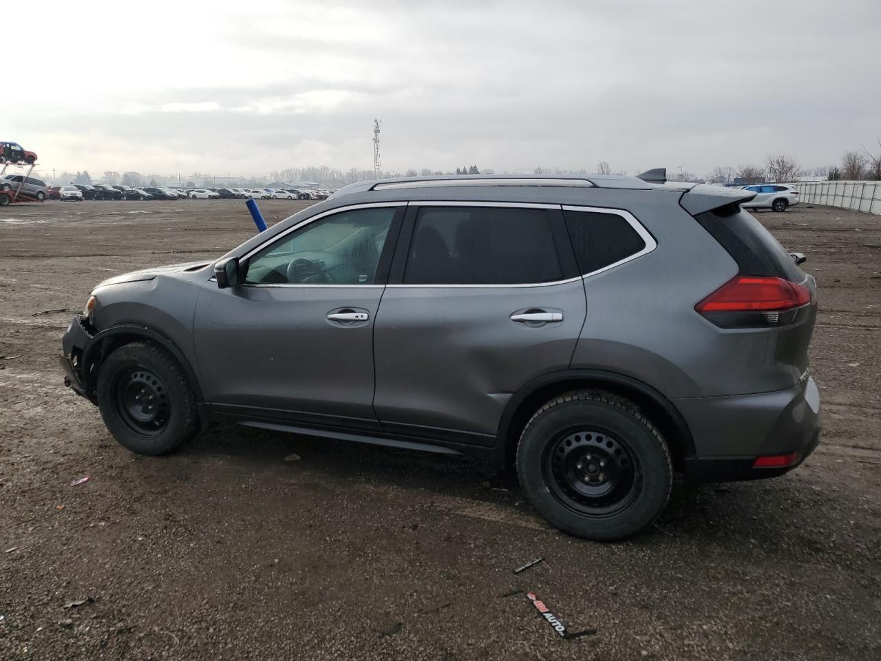2017 NISSAN ROGUE SV - Image 2