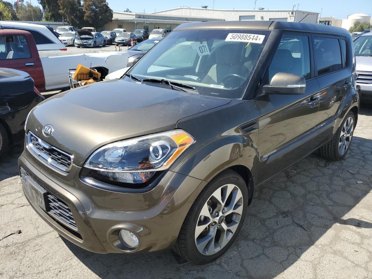 2013 KIA SOUL +