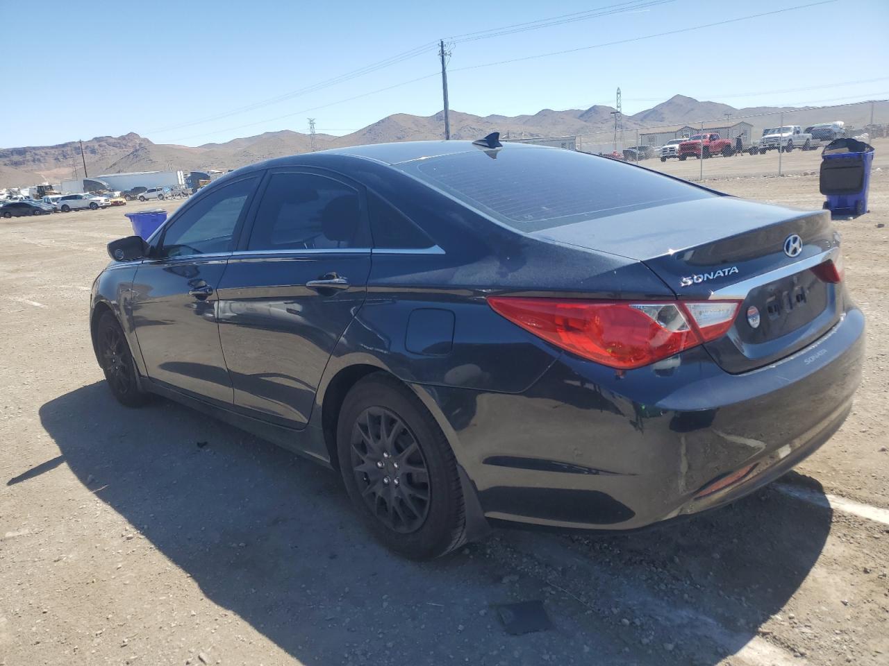 2013 HYUNDAI SONATA GLS - Image 2