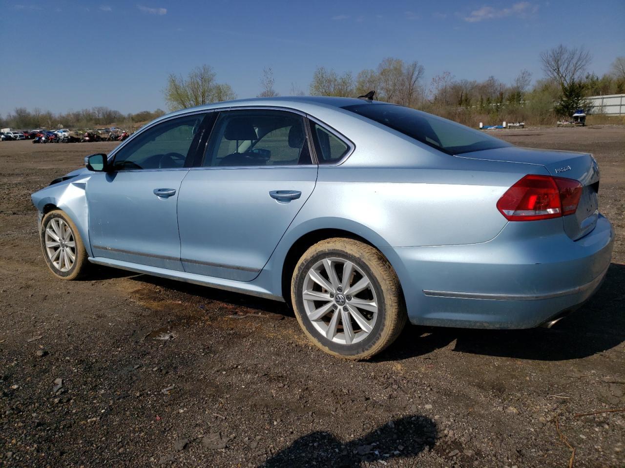 2013 VOLKSWAGEN PASSAT SEL - Фото 2