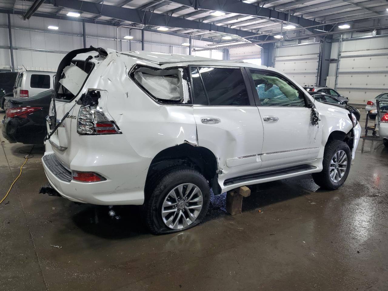 2017 LEXUS GX 460 PRE - Фото 3