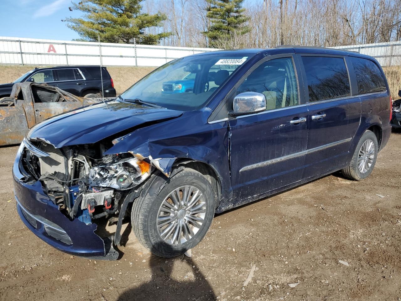 2014 CHRYSLER TOWN & COU