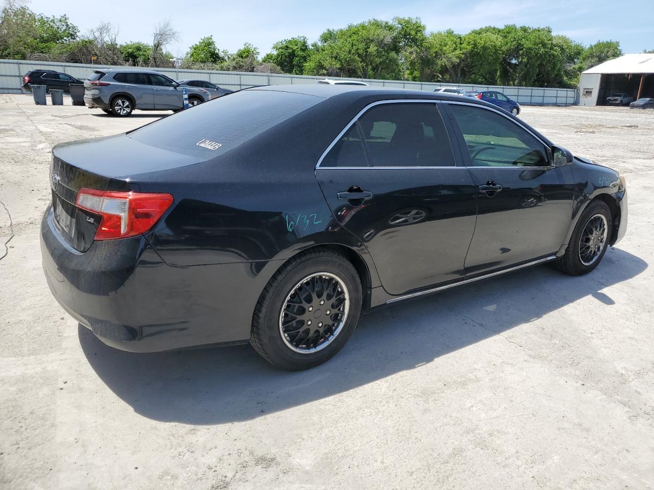 2014 TOYOTA CAMRY L - Фото 3