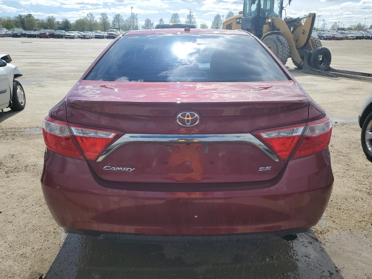 2017 TOYOTA CAMRY LE - Фото 6