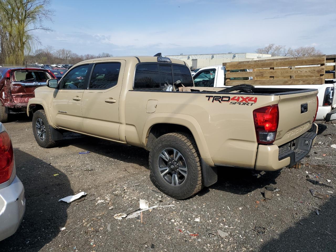 2016 TOYOTA TACOMA DOU - Фото 2