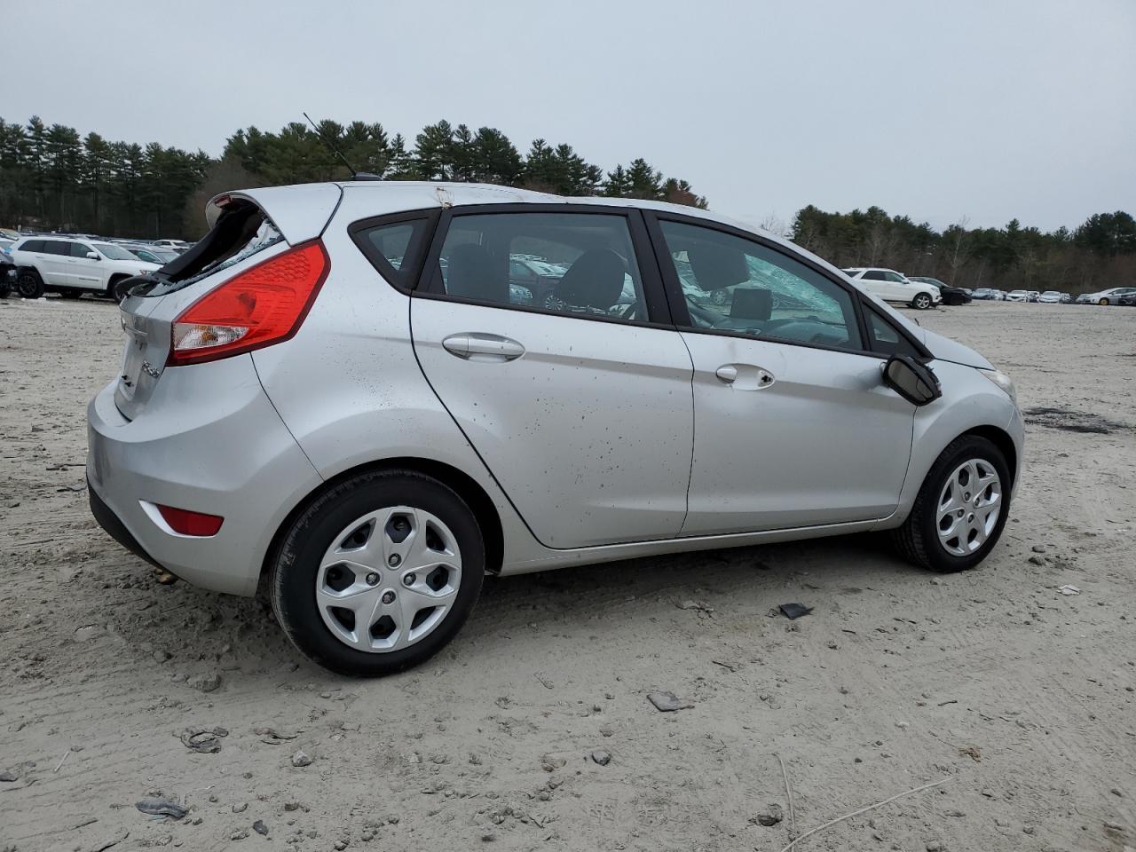 2013 FORD FIESTA SE - Фото 3