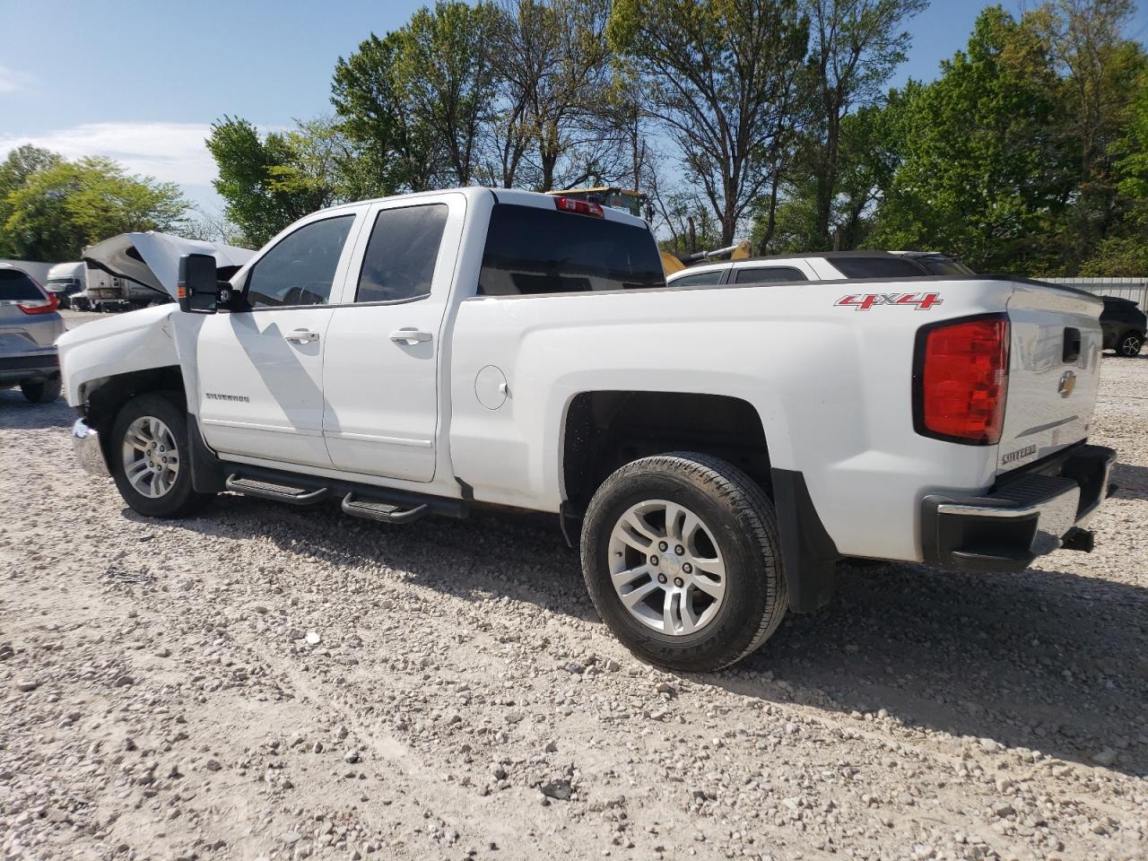 2017 CHEVROLET SILVERADO - Image 2