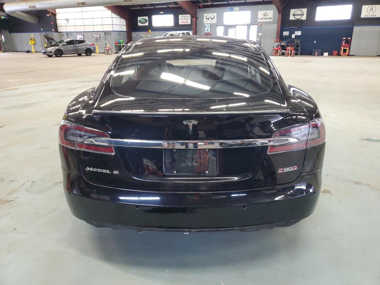 2015 TESLA MODEL S - Image 6
