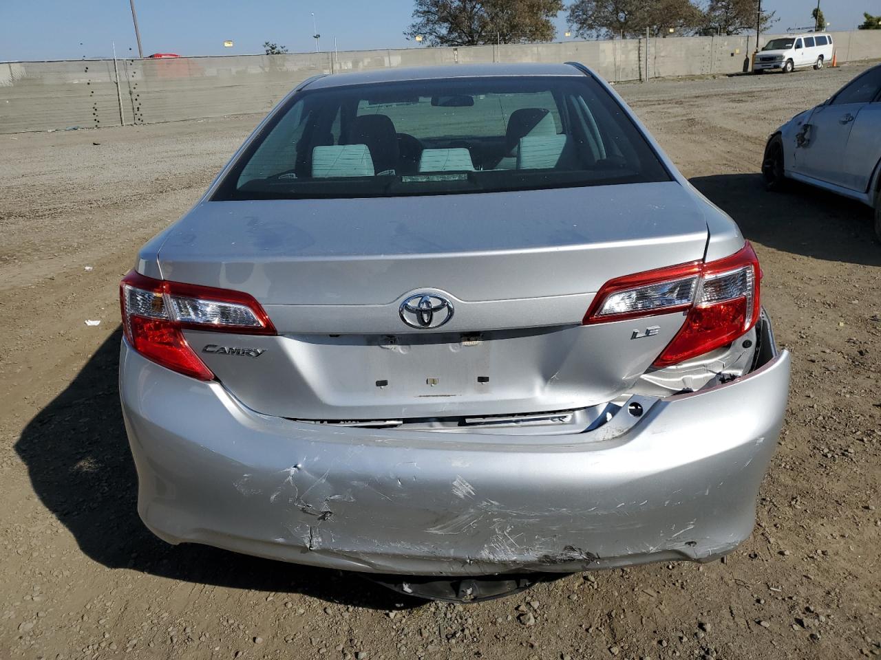 2014 TOYOTA CAMRY L - Фото 6