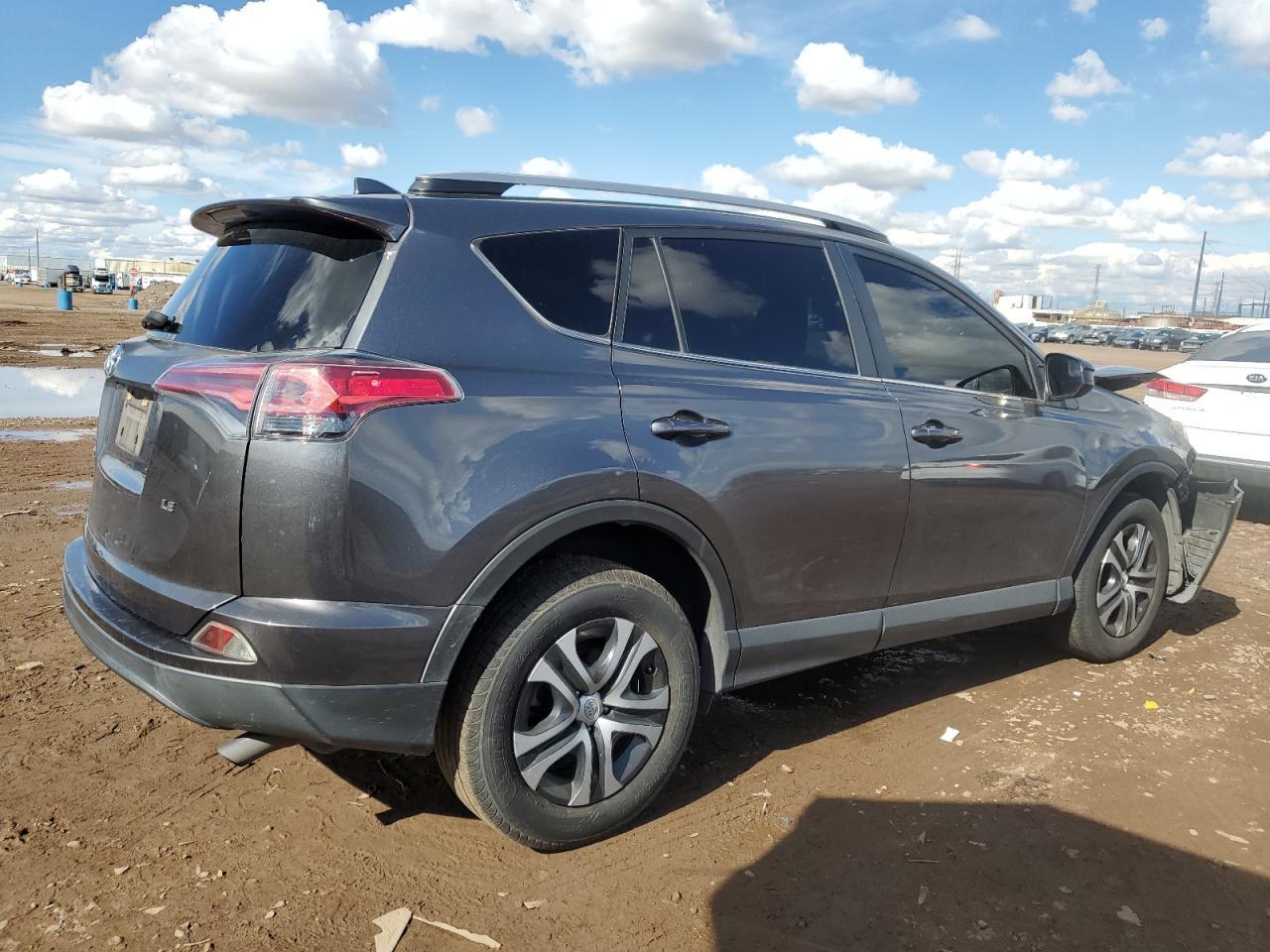 2017 TOYOTA RAV4 LE - Фото 3