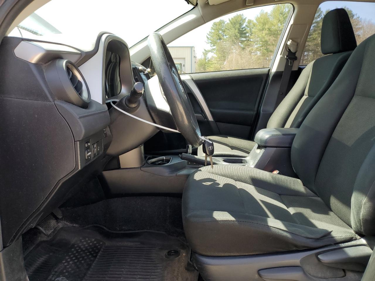 2017 TOYOTA RAV4 LE - Фото 7