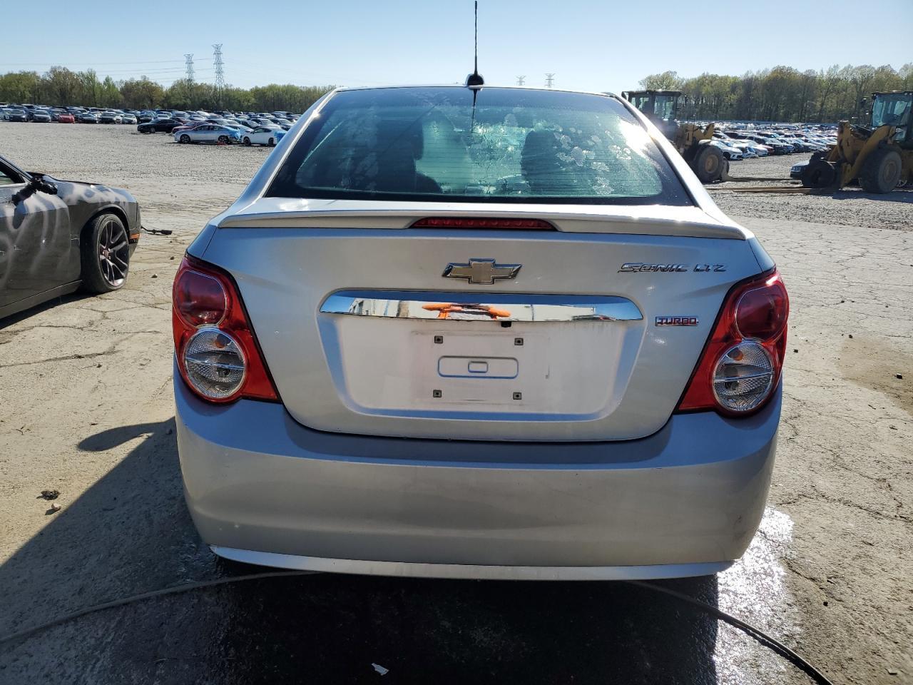 2016 CHEVROLET SONIC LTZ - Фото 6