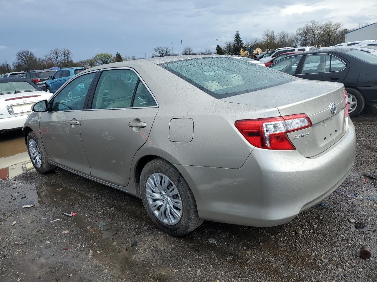 2013 TOYOTA CAMRY L - Фото 2