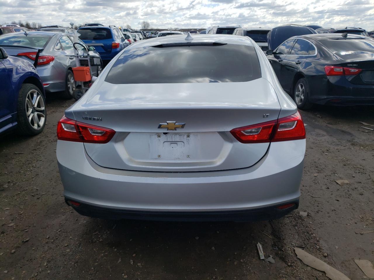 2017 CHEVROLET MALIBU LT - Image 6