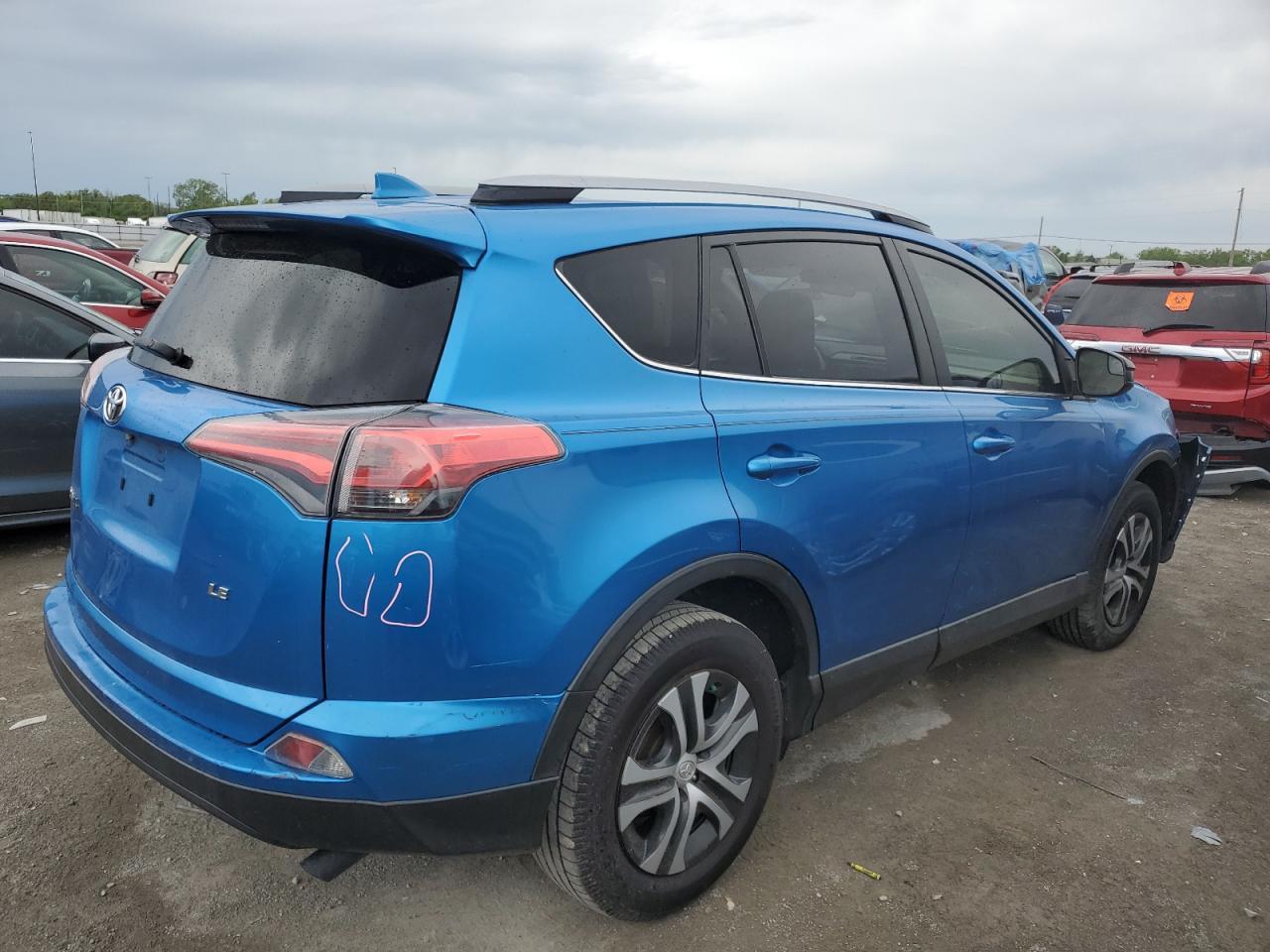 2017 TOYOTA RAV4 LE - Фото 3