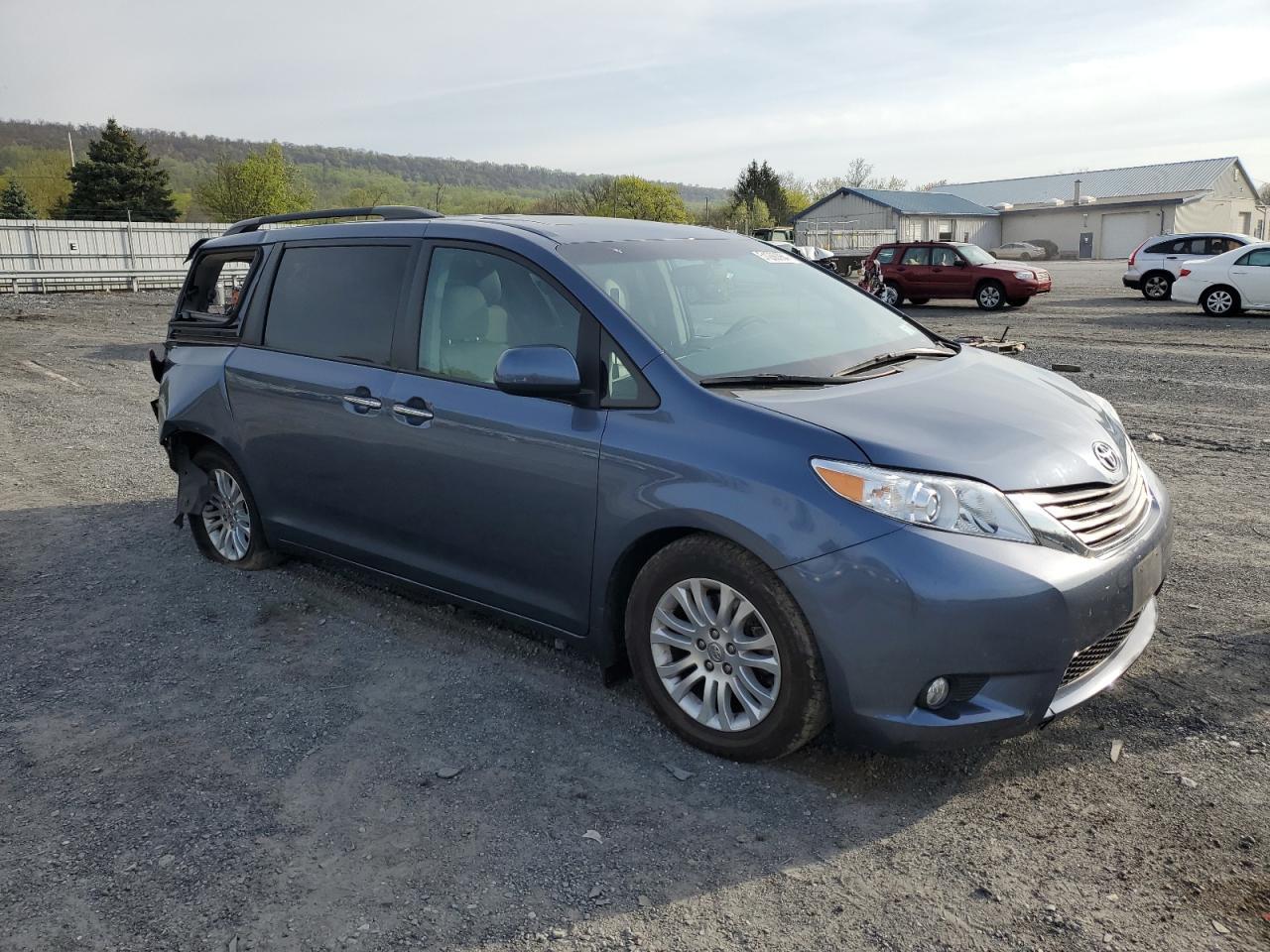 2015 TOYOTA SIENNA XLE - Фото 4