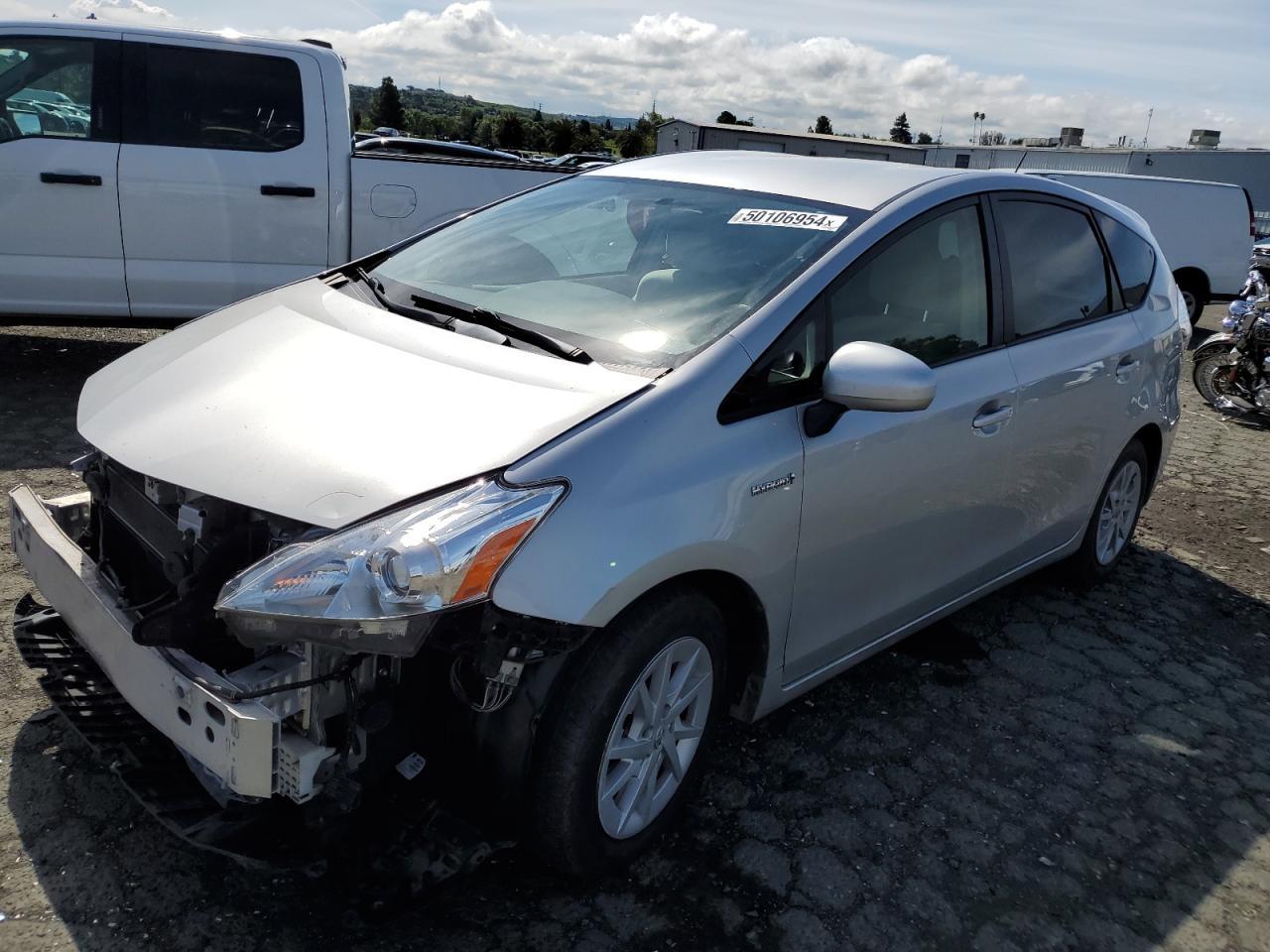 2014 TOYOTA PRIUS V car image