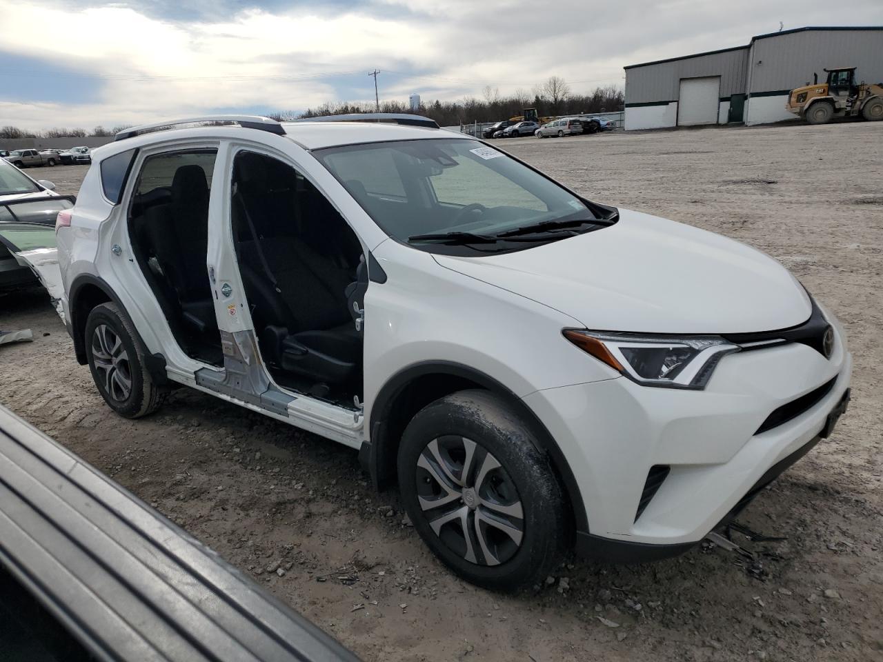 2017 TOYOTA RAV4 LE - Image 4