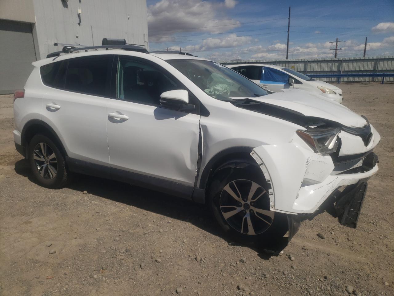 2017 TOYOTA RAV4 XLE - Image 4