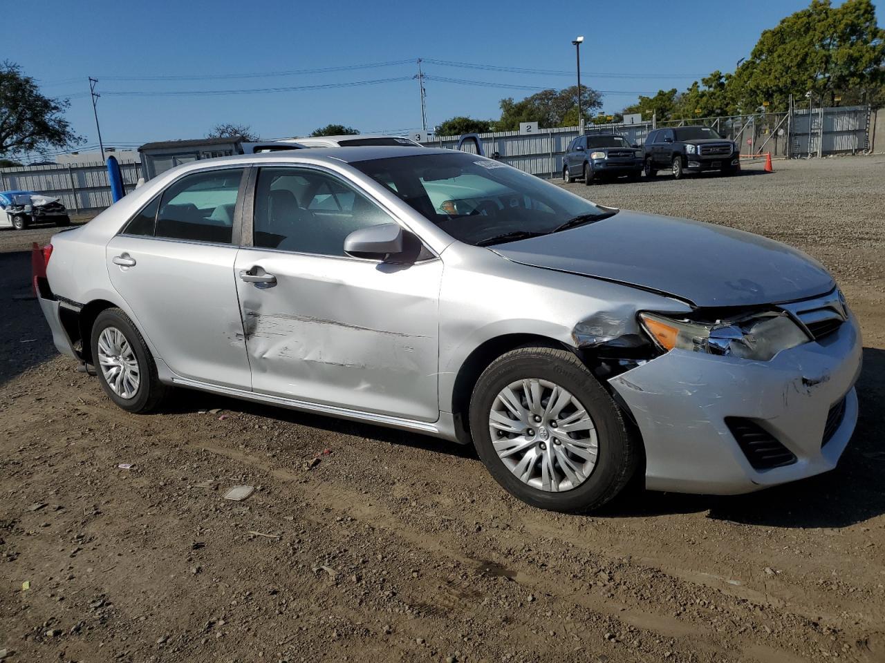 2014 TOYOTA CAMRY L - Фото 4