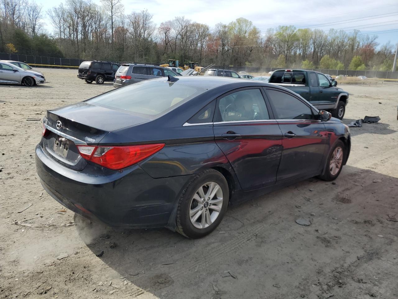 2011 HYUNDAI SONATA GLS - Image 3