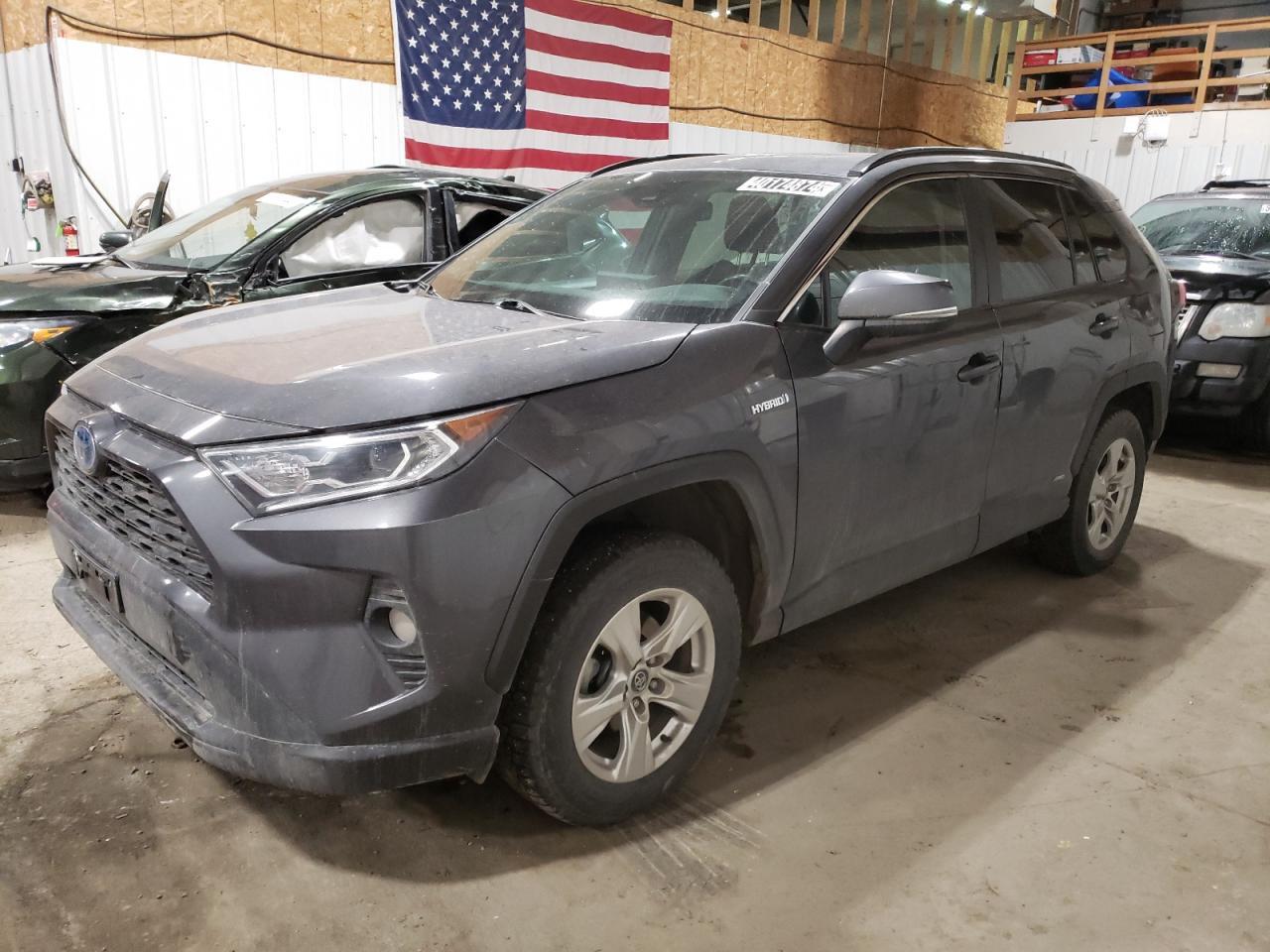 2020 TOYOTA RAV4 XLE