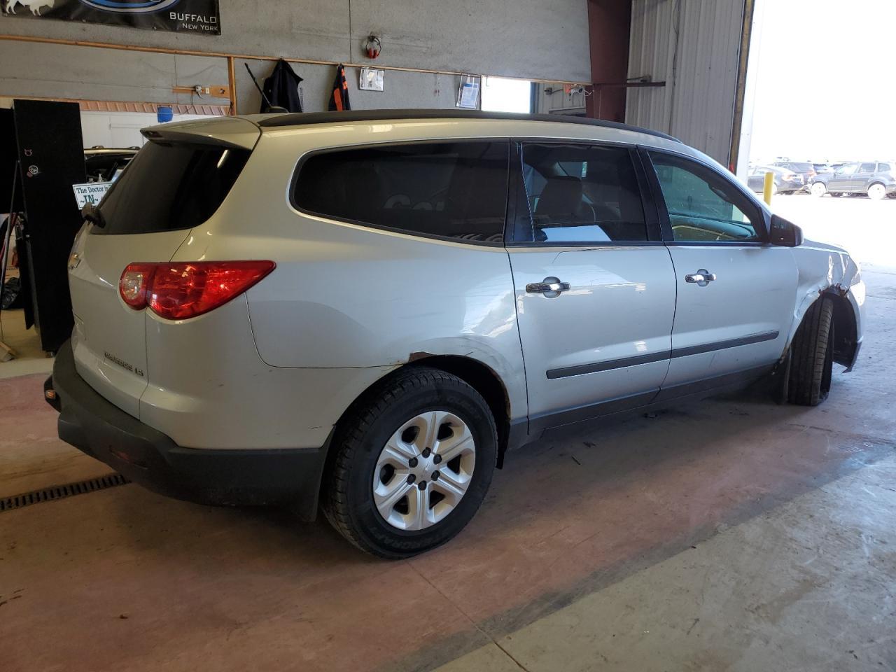 2012 CHEVROLET TRAVERSE L - Image 3