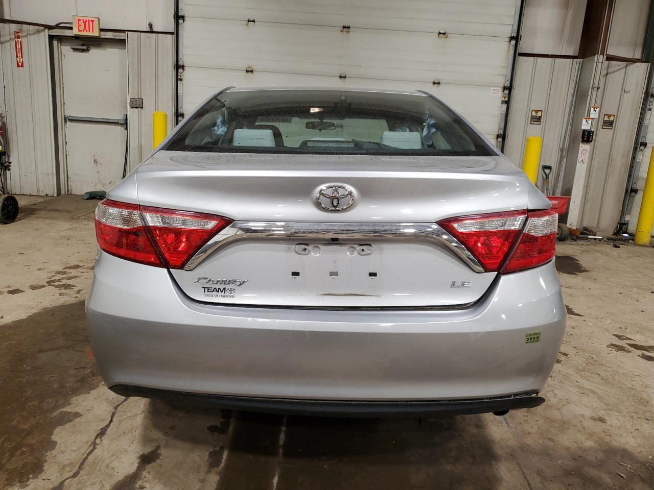2017 TOYOTA CAMRY LE - Image 6