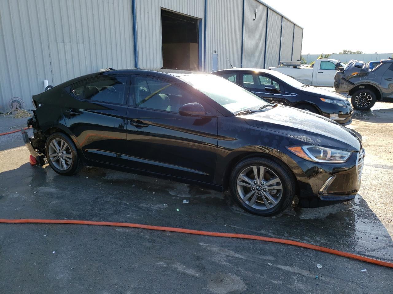 2017 HYUNDAI ELANTRA SE - Image 4