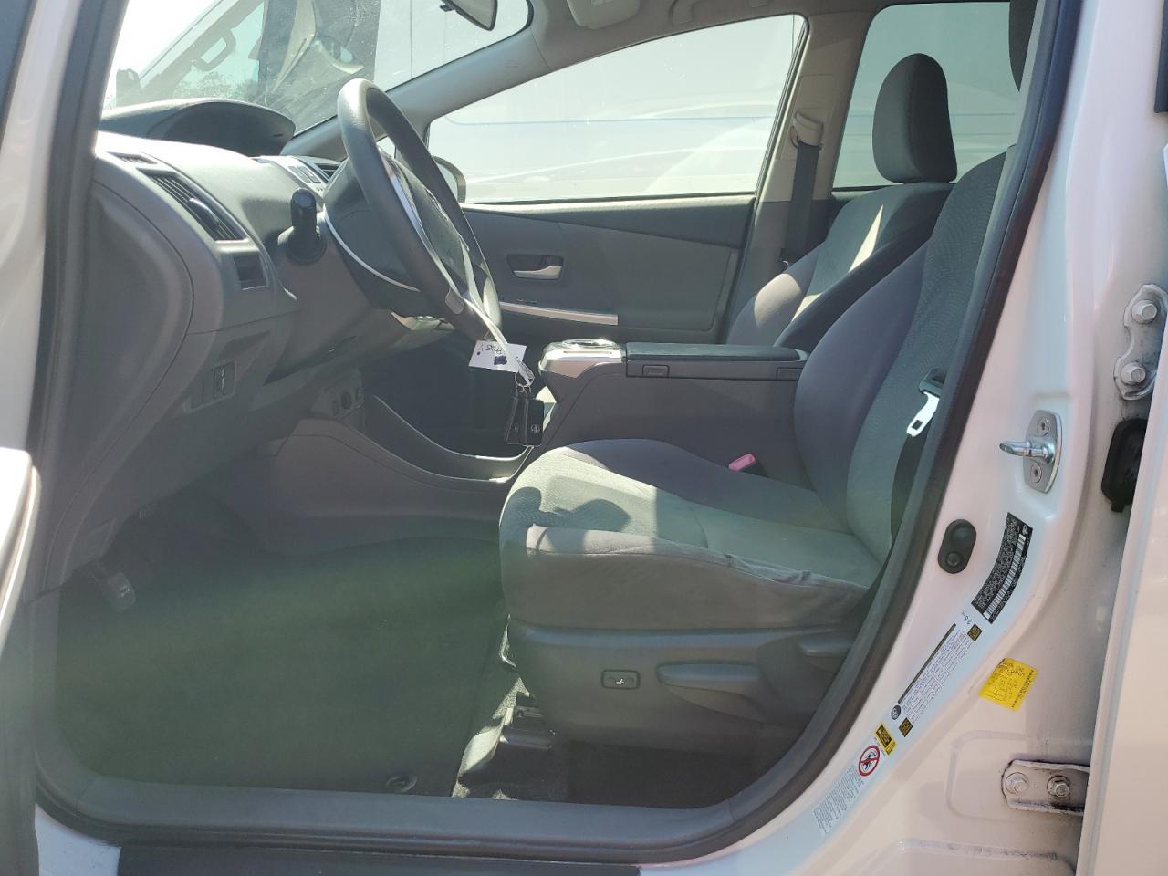 2013 TOYOTA PRIUS V - Image 7