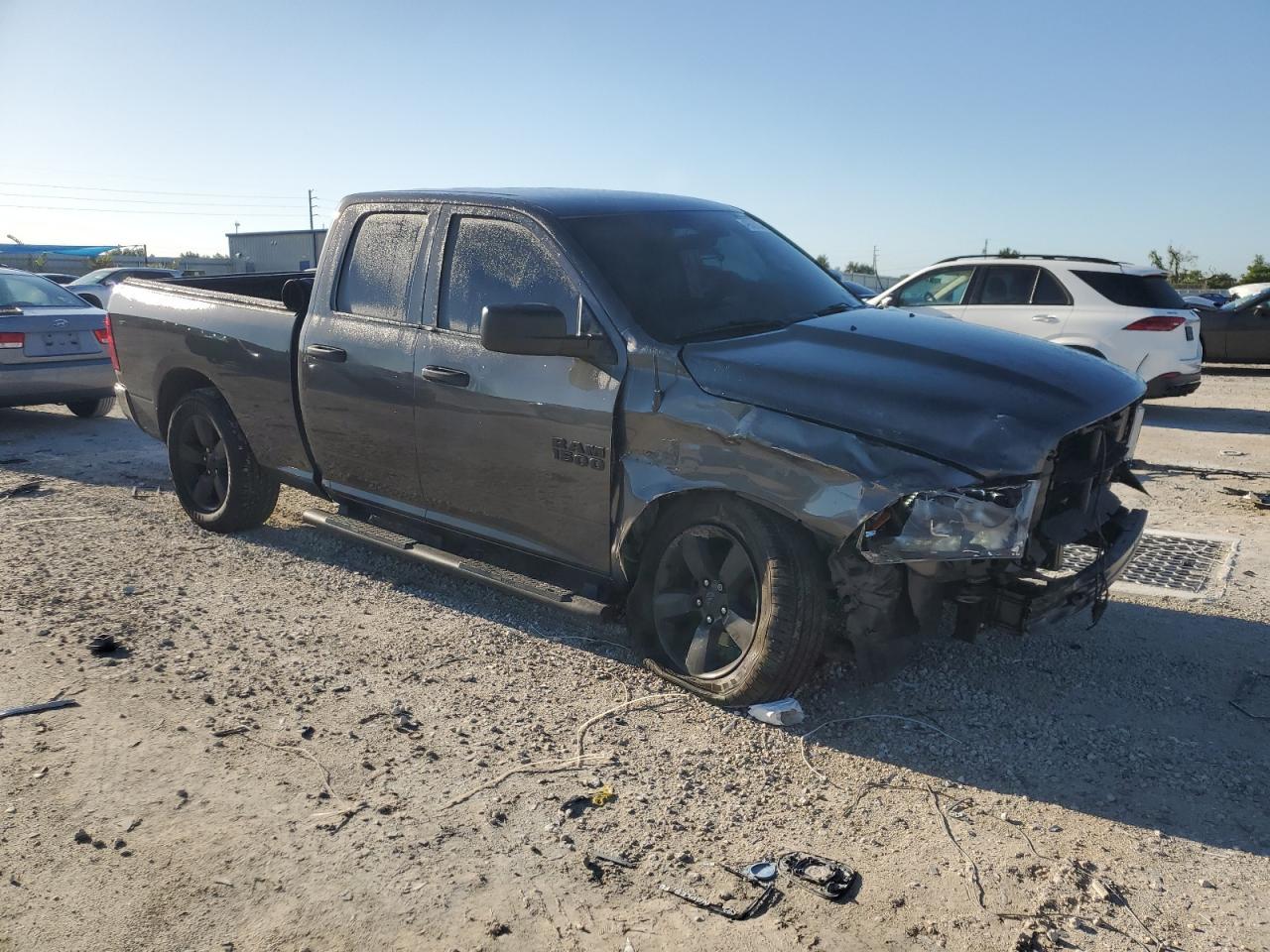 2018 RAM 1500 ST - Image 4
