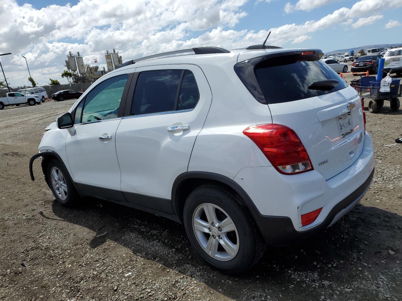 2019 CHEVROLET TRAX 1LT - Фото 2