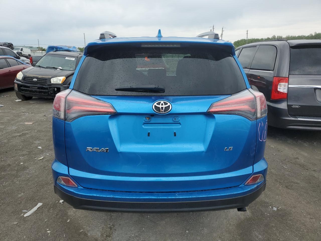 2017 TOYOTA RAV4 LE - Фото 6