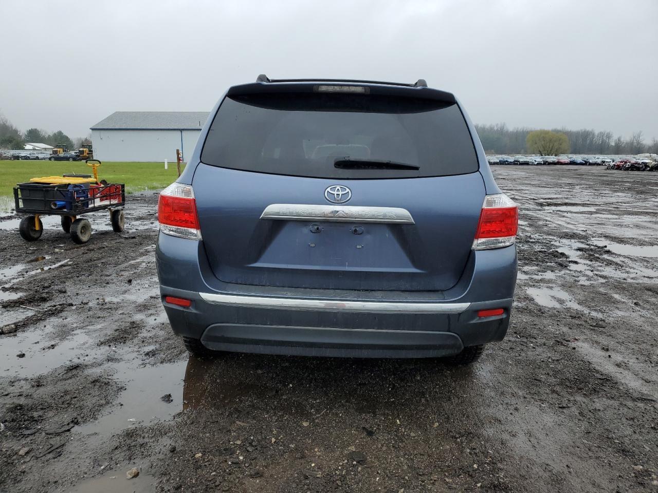 2011 TOYOTA HIGHLANDER - Фото 6