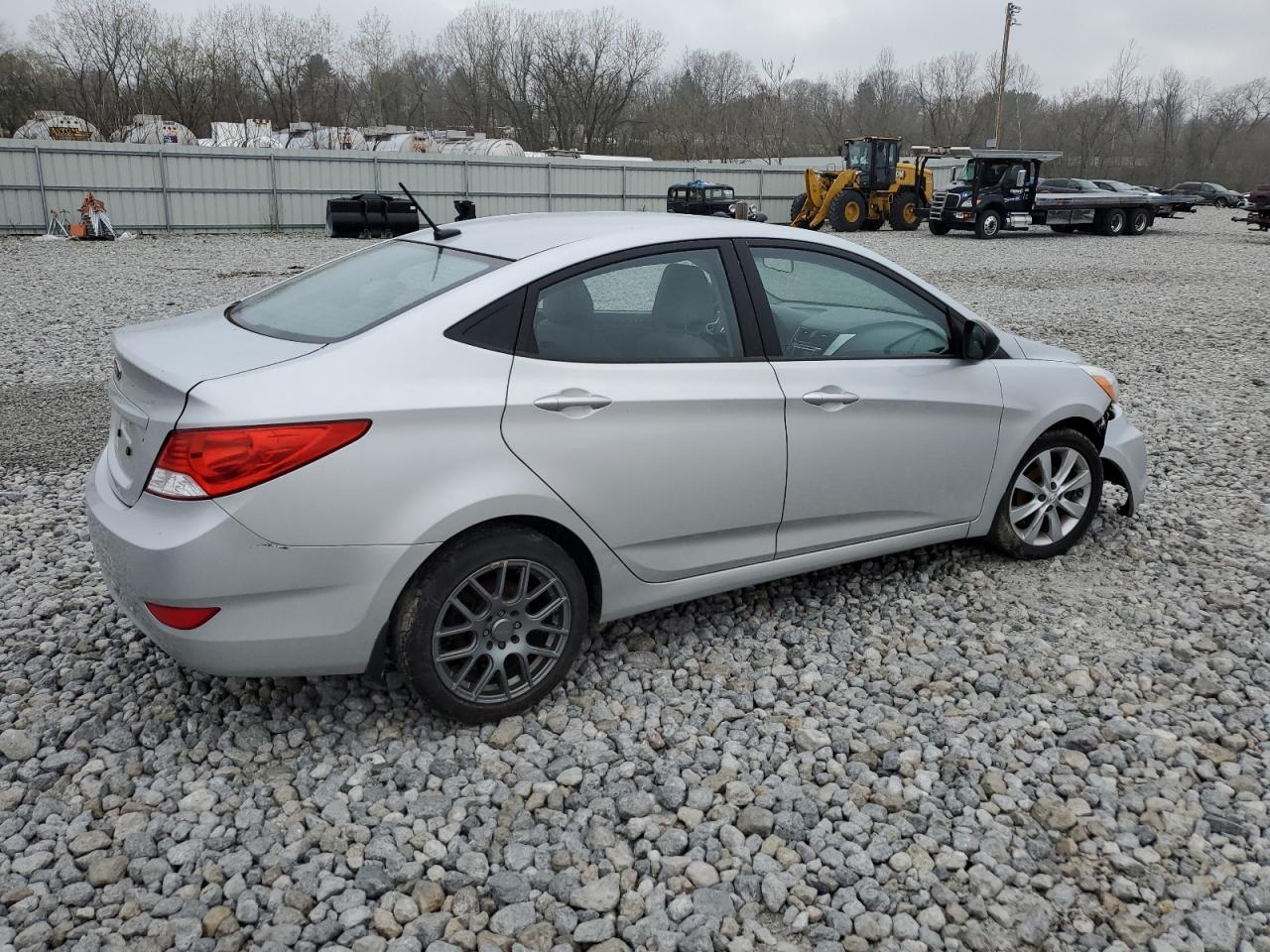 2014 HYUNDAI ACCENT GLS - Фото 3