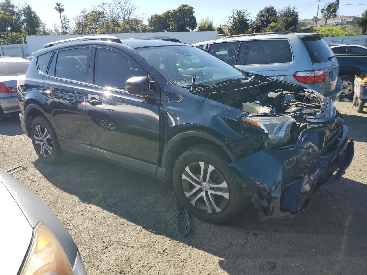 2018 TOYOTA RAV4 LE - Image 4