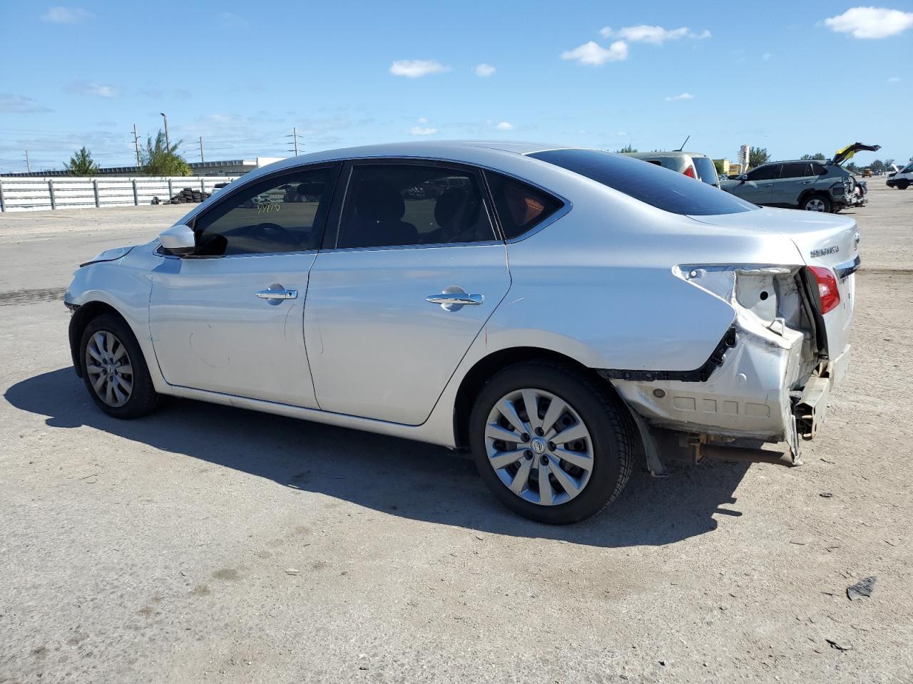 2017 NISSAN SENTRA S - Фото 2