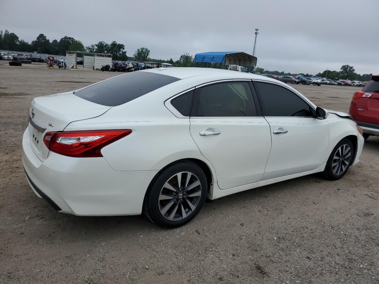 2017 NISSAN ALTIMA 2.5 - Фото 3