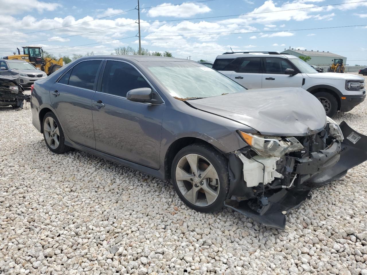 2014 TOYOTA CAMRY L - Image 4