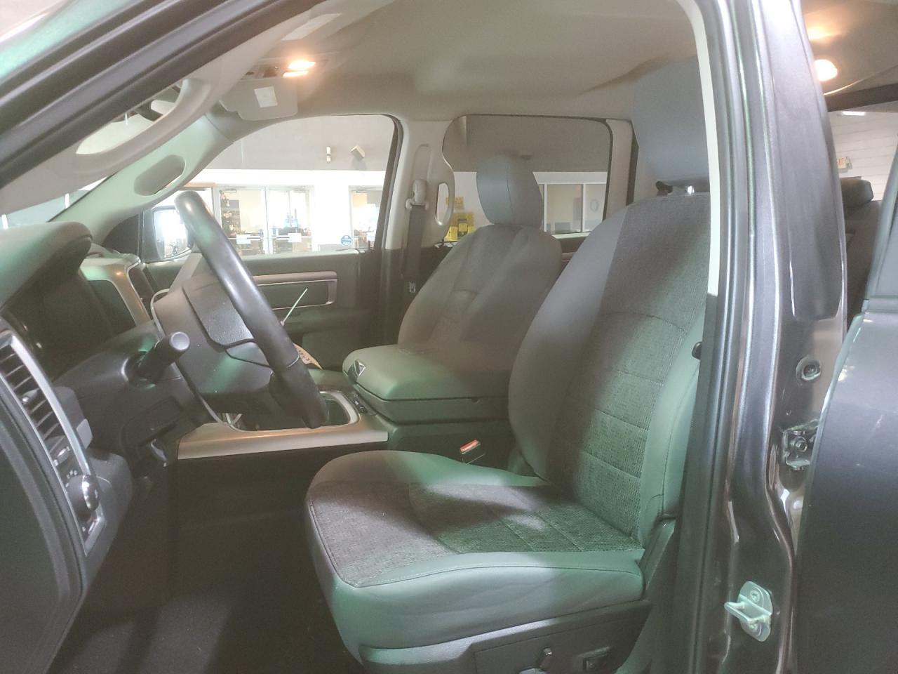 2017 RAM 1500 SLT - Image 7