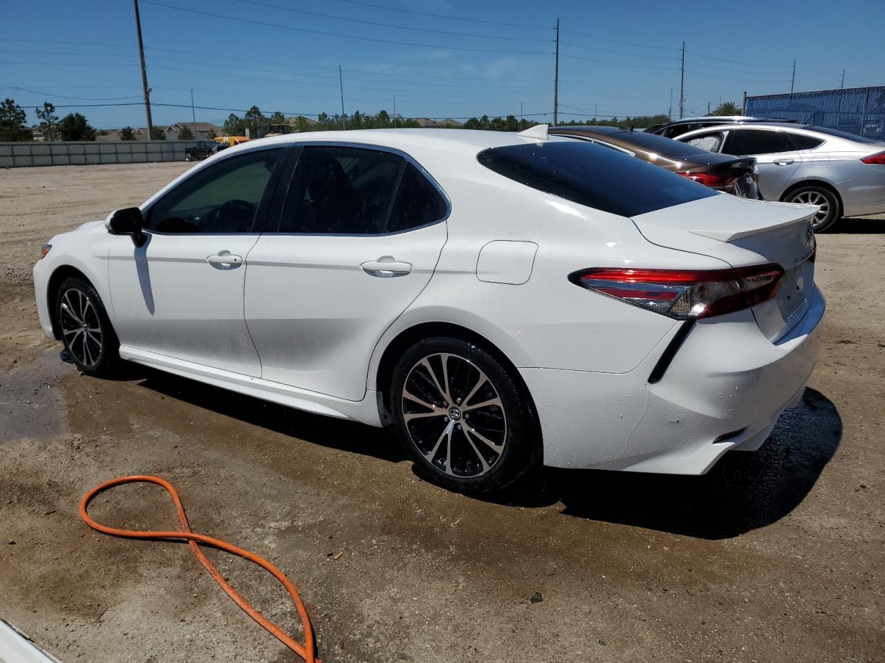 2019 TOYOTA CAMRY L - Фото 2