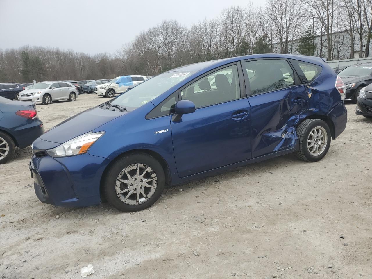 2016 TOYOTA PRIUS V car image