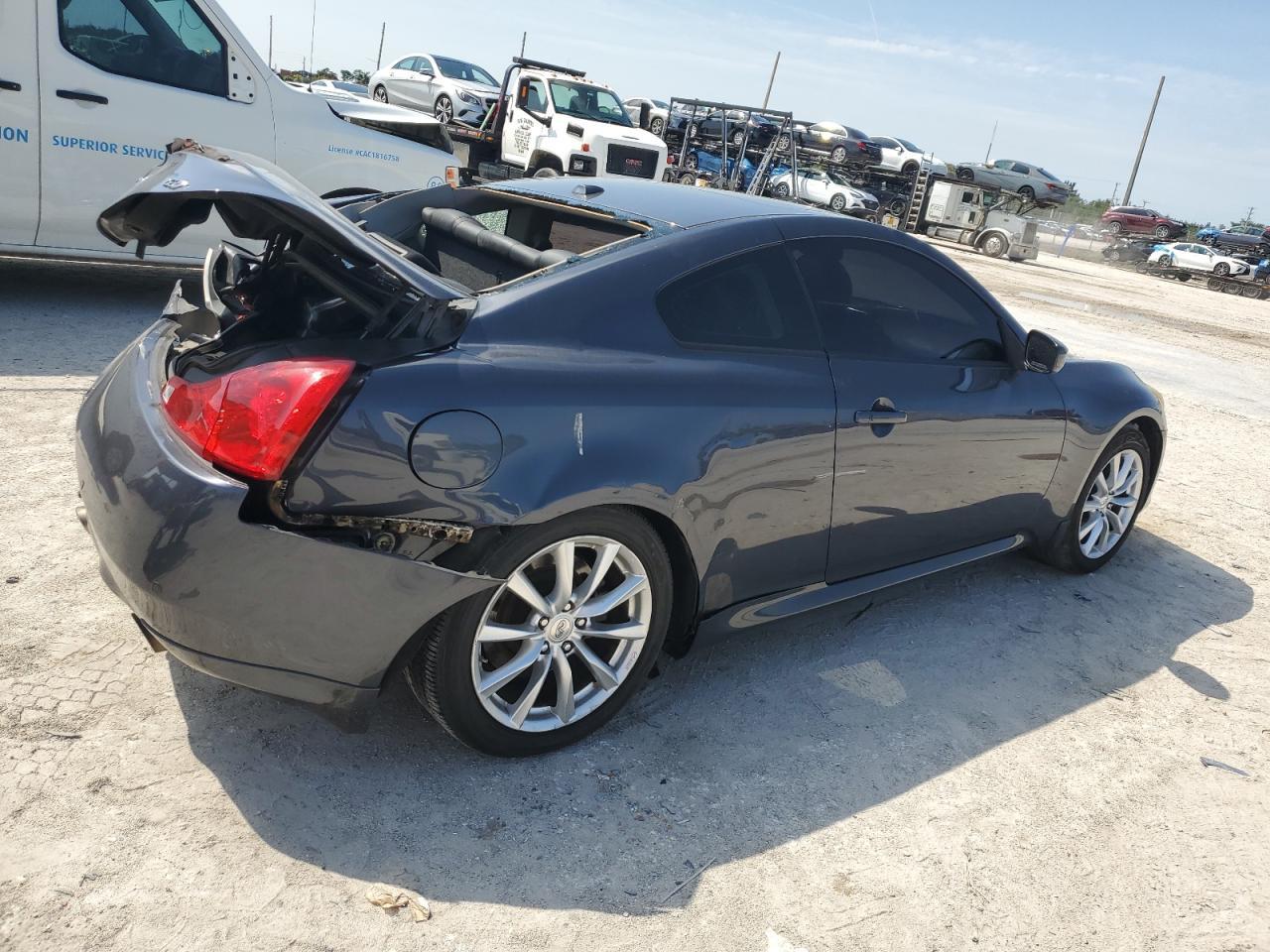 2011 INFINITI G37 BASE - Image 3